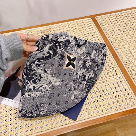 Chanel bucket hat new unused main image 5